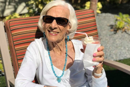 Happy Residents at Chateau Madeleine